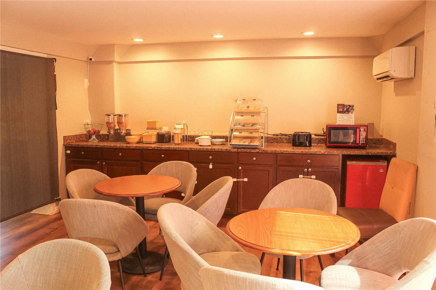Days Inn By Wyndham Little River 12/14