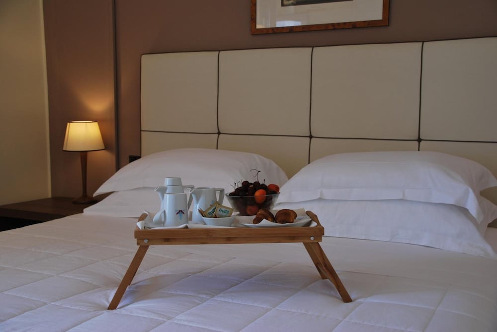 Domus Mariae Albergo 26/48