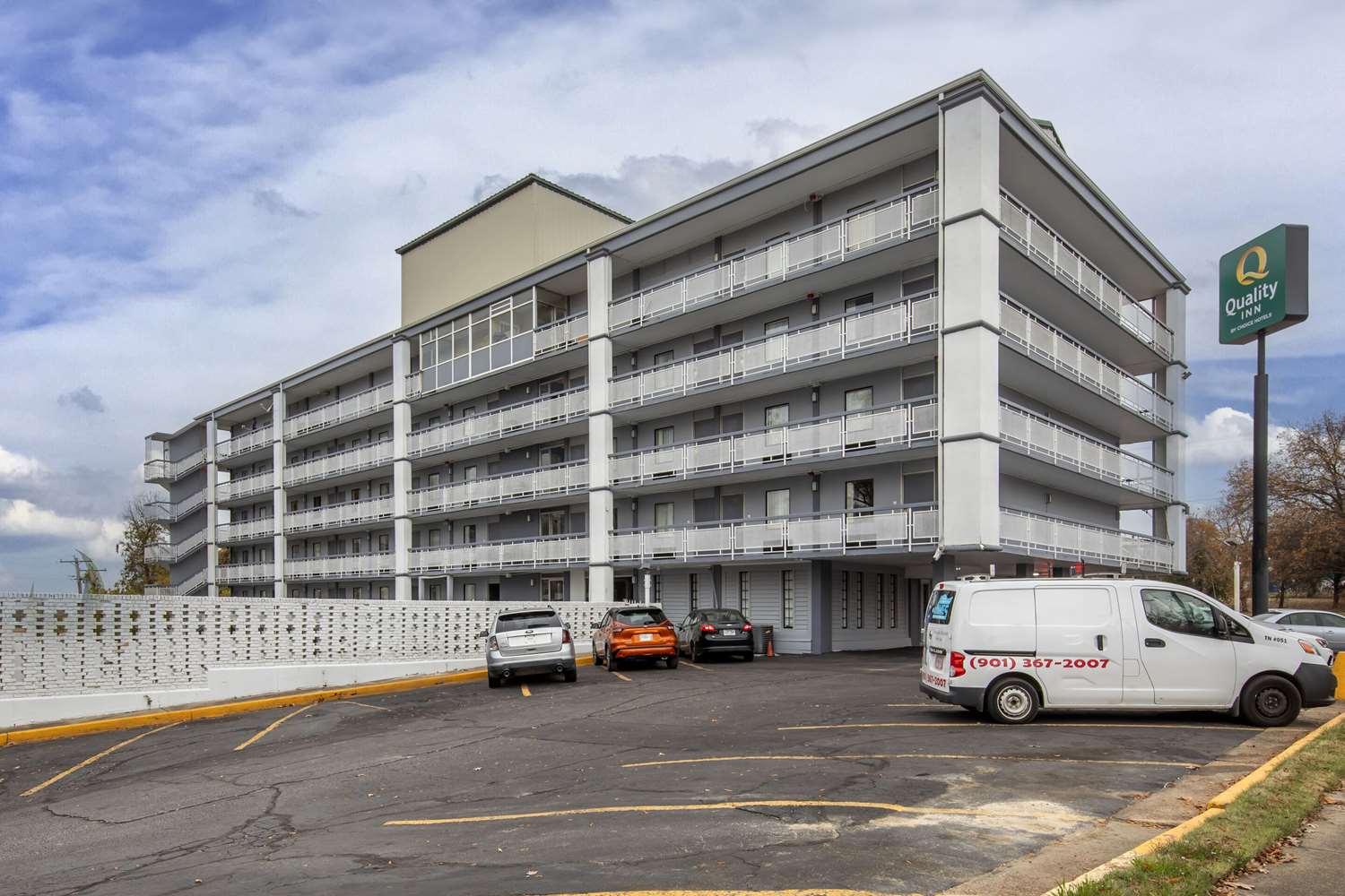 Downtown Inn & Studio Suites 20/23