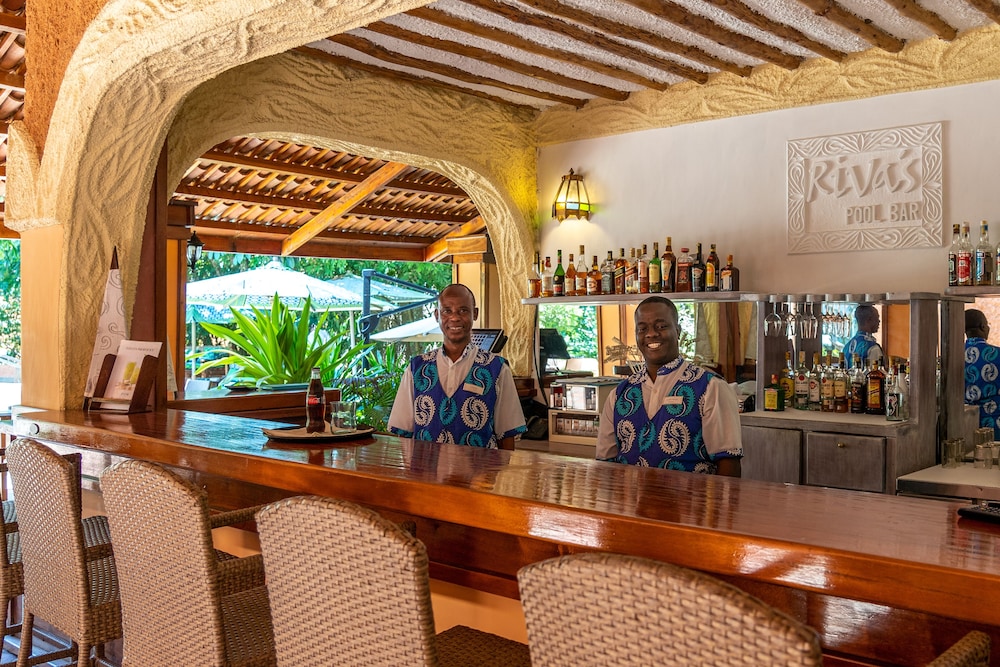 Nomad Beach Resort 56/76