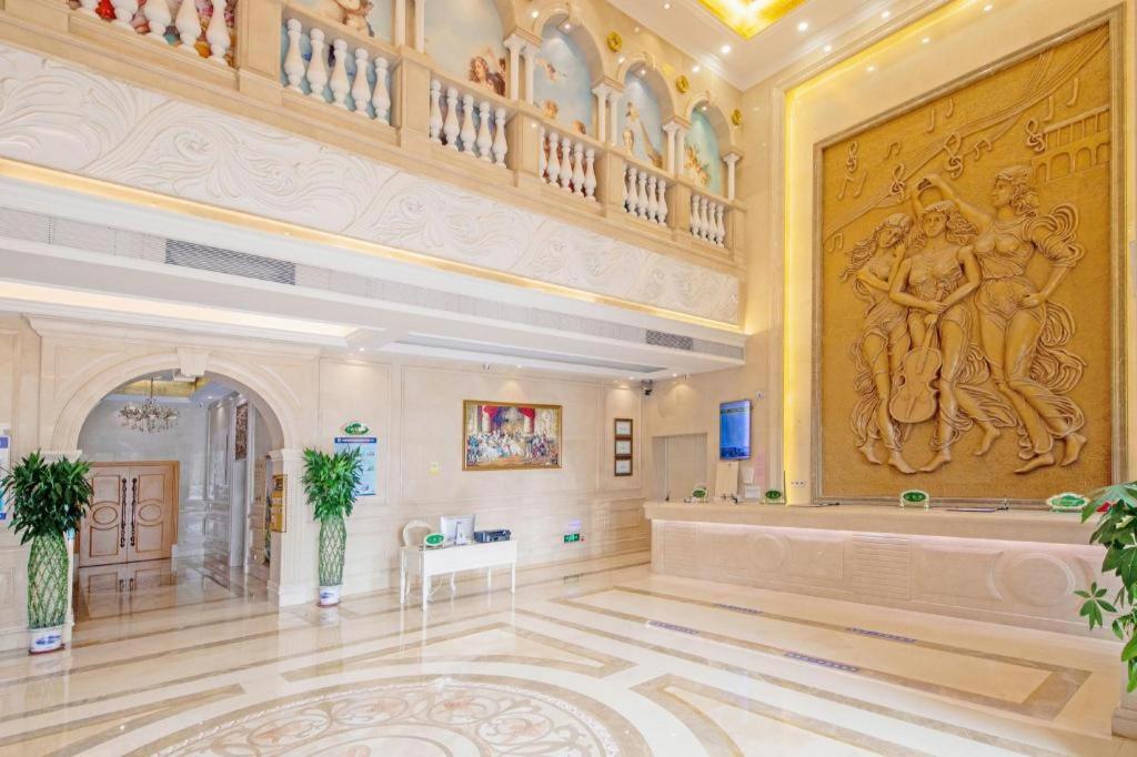 Vienna Hotel (Zhongshan Ancient Town Haizhou) 10/58