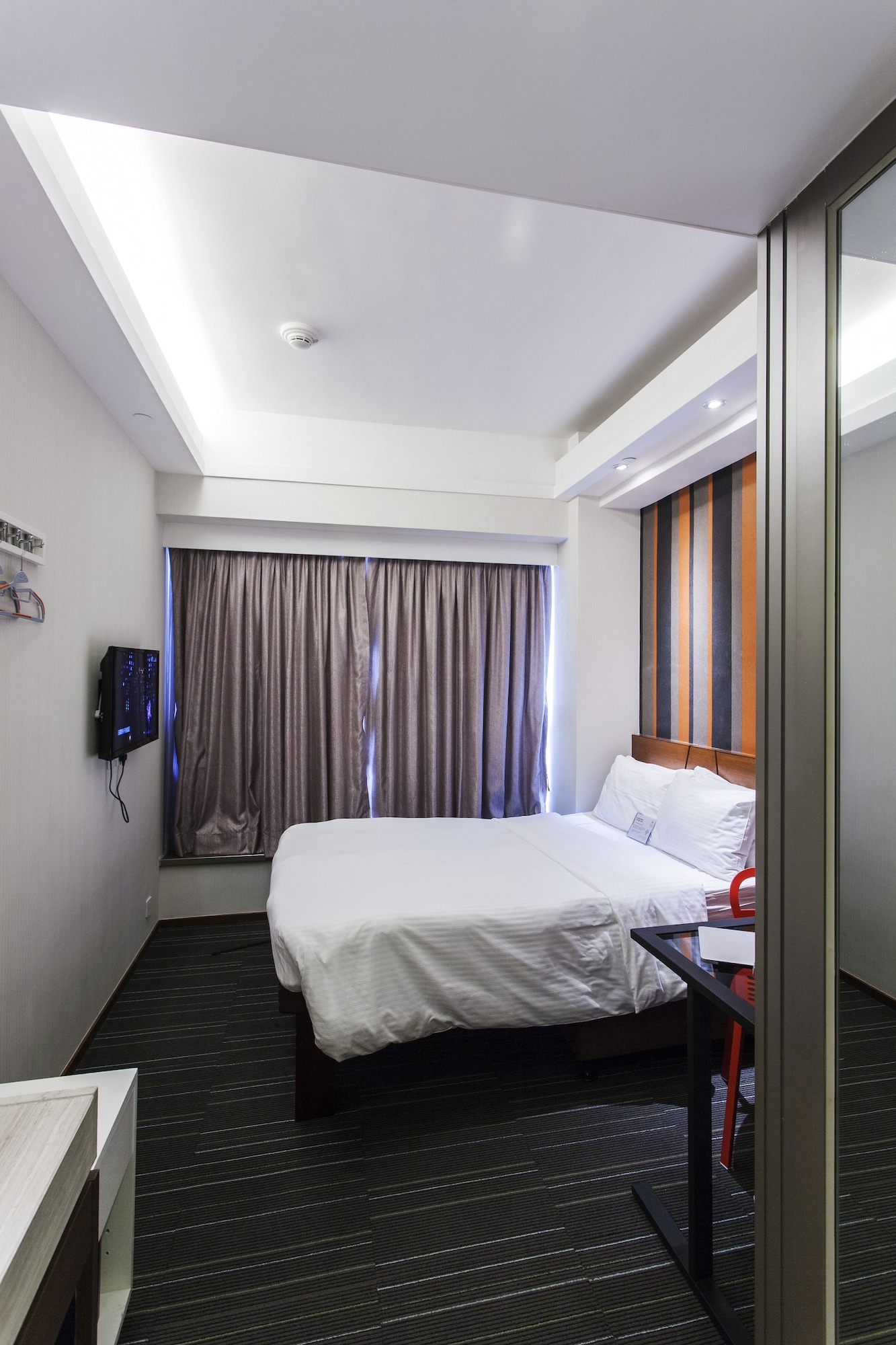 SUPREME, DOUBLE BED