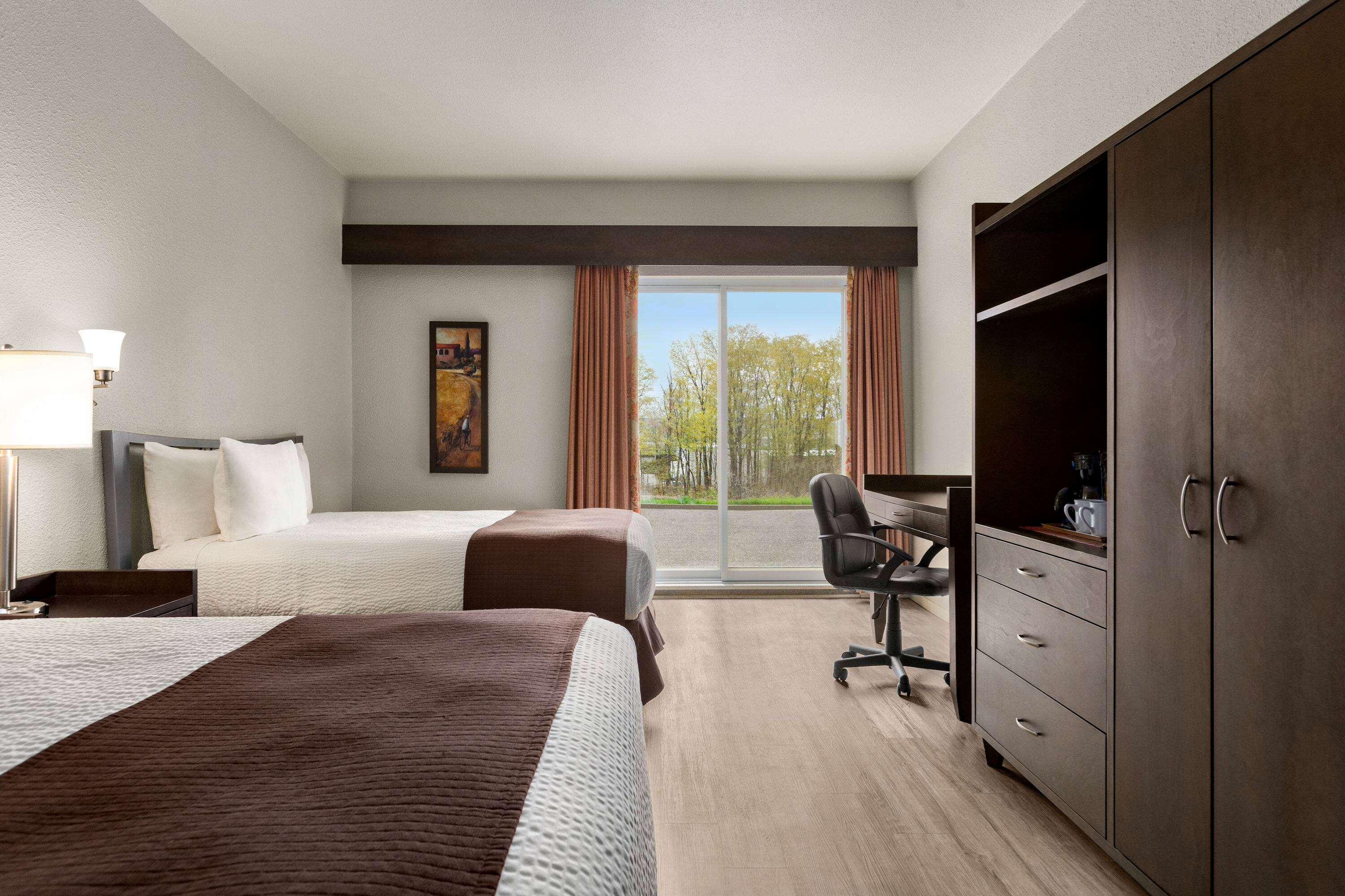 Room, Quadruple, Double Bed