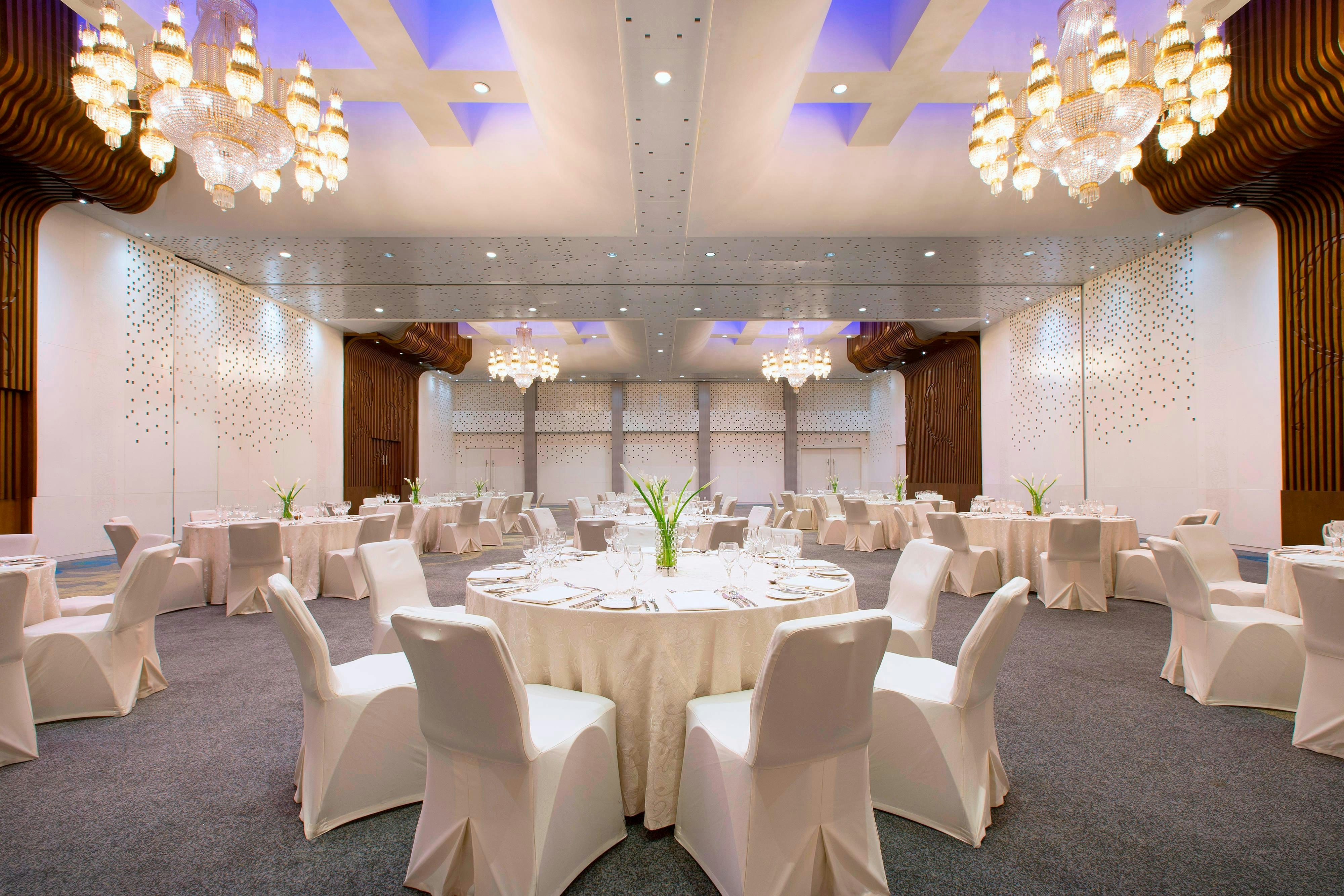 LE MERIDIEN JAKARTA 66/68