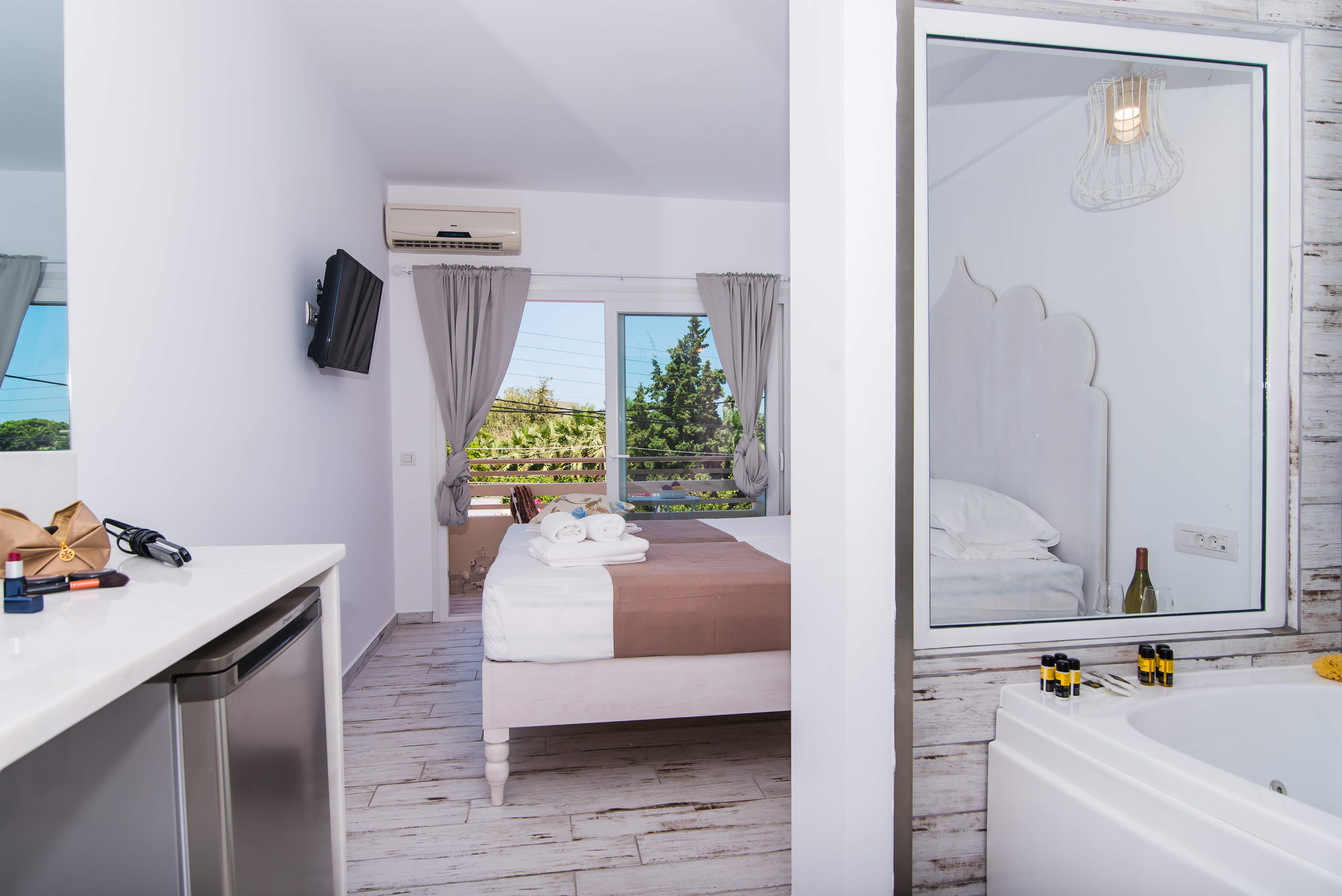 Stella Maria Hotel & Suites 46/50