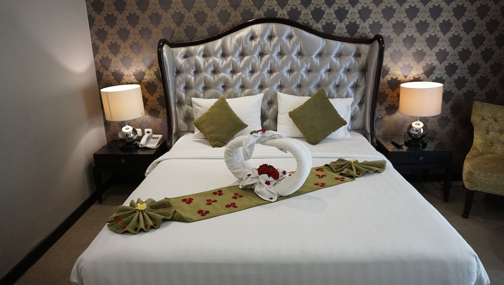 Mirah Hotel 32/65