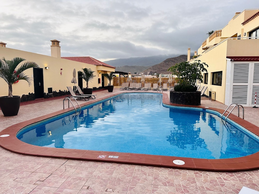 Ramada Residences by Wyndham Tenerife Costa Adeje 3/50