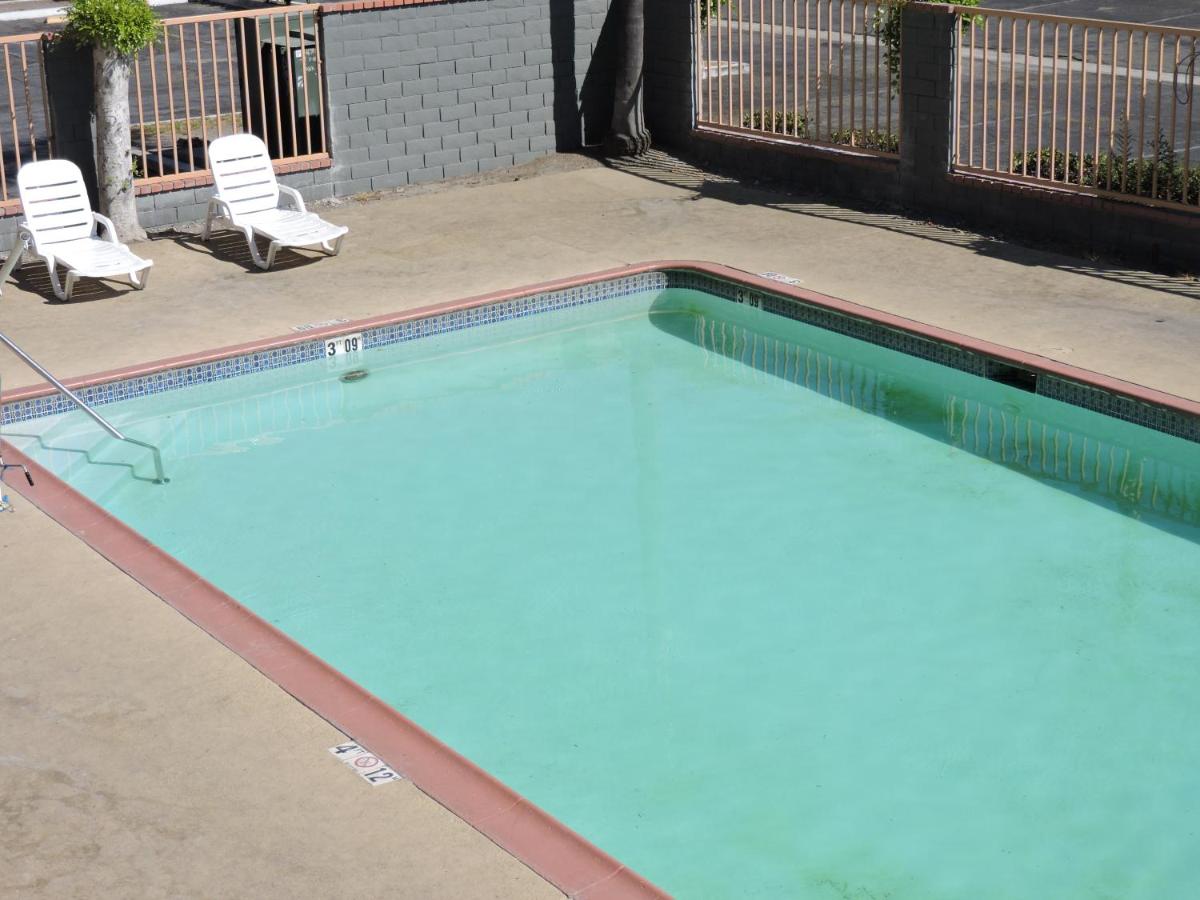 Motel6 Artesia, CA 26/41