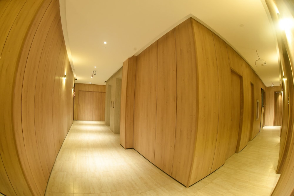 Red Hotel Cubao 33/64