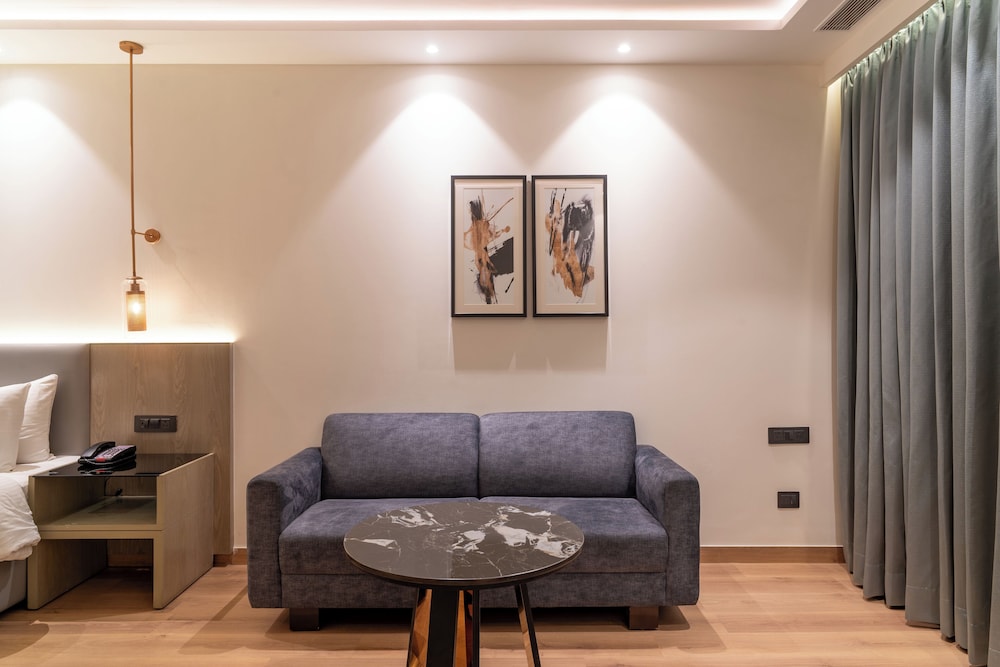 Regenta Place Amritsar 76/92