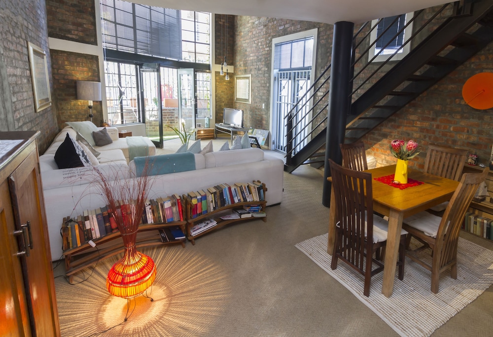 Chic Loft In The Heart Of Cape Town 16/29