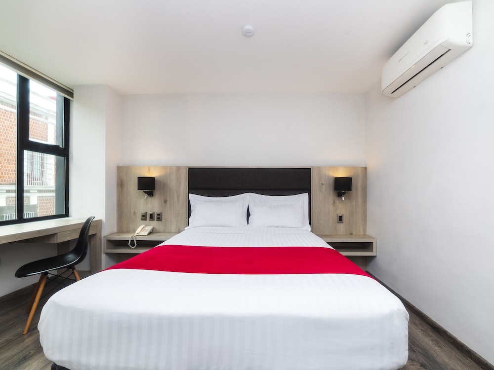STANDARD, QUEEN BED
