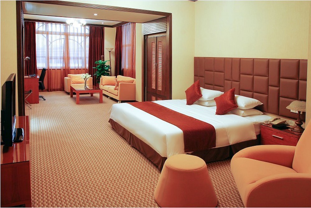 SENIOR, BUSINESS, DOUBLE BED