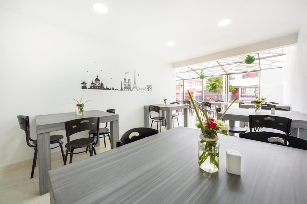 Ayenda 1024 Agora Inn 24/29