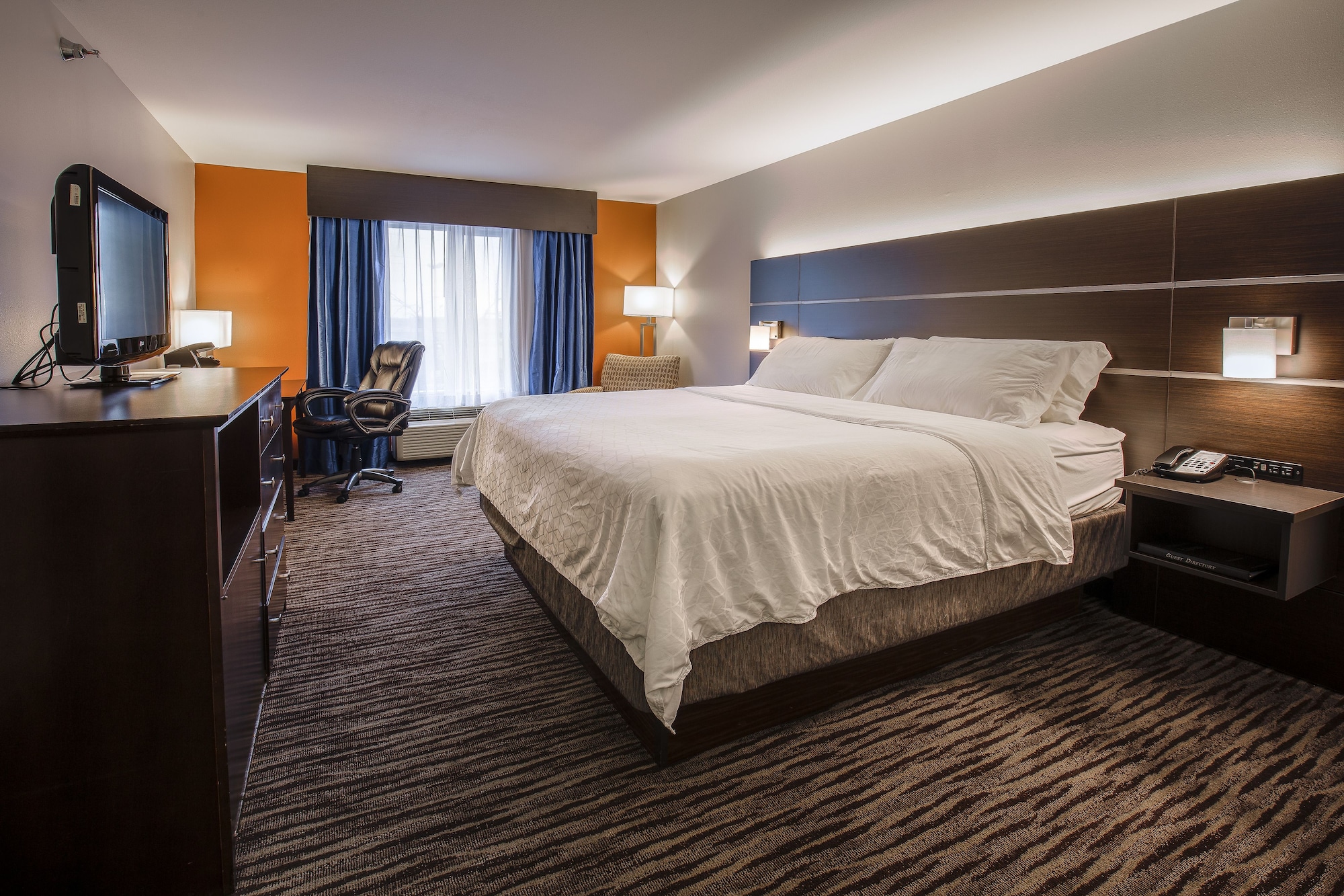 Standard, King Bed, Extra Floor Space