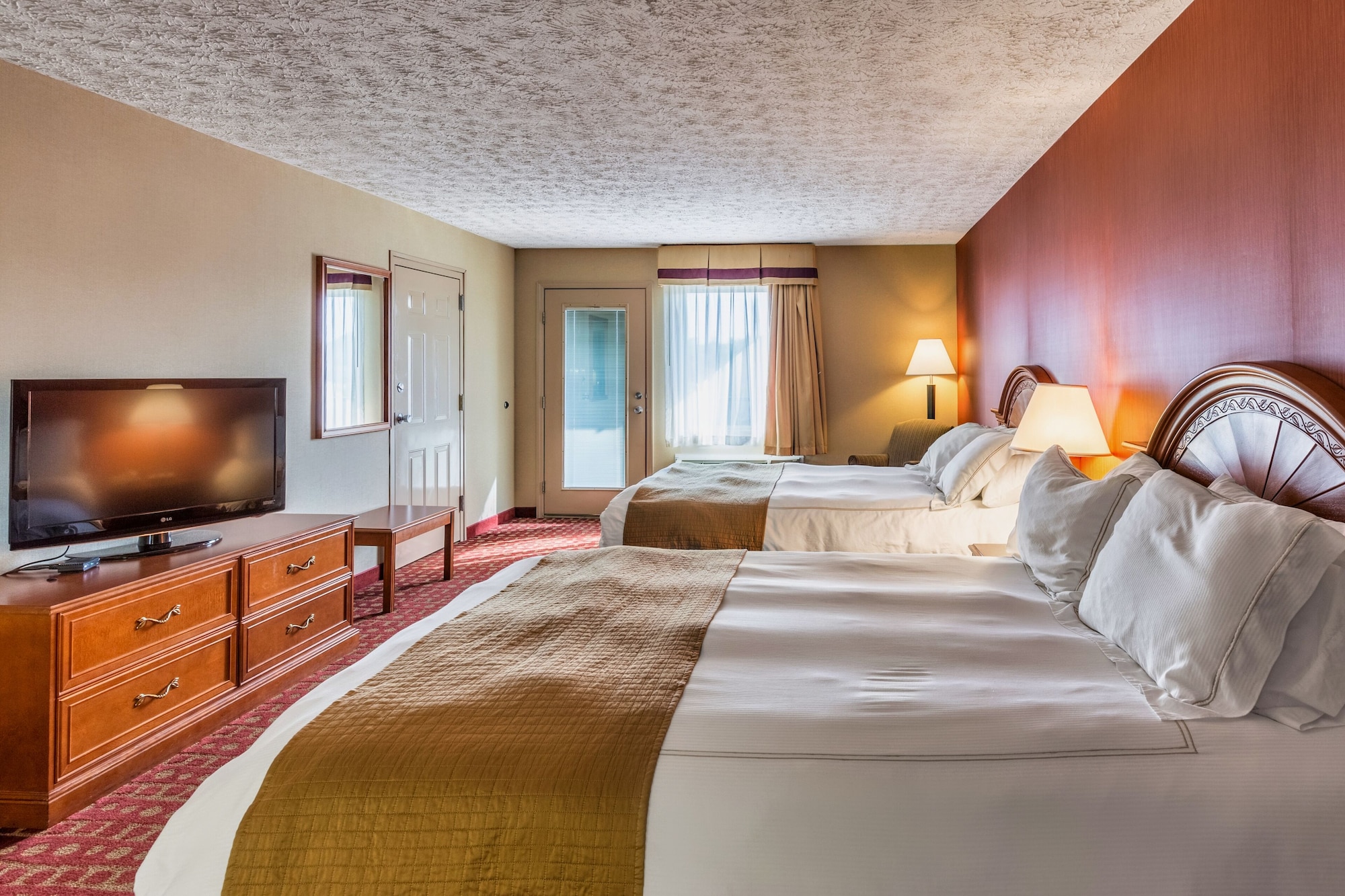 Room, 2 Queen Beds, Kitchenette