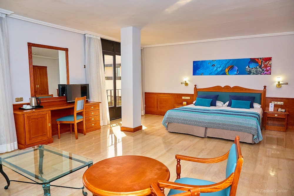 Zentral Center Hotel - Adults Only 18/50
