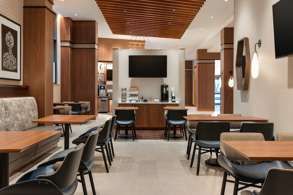 Hyatt Place Houston Downtown 38/50