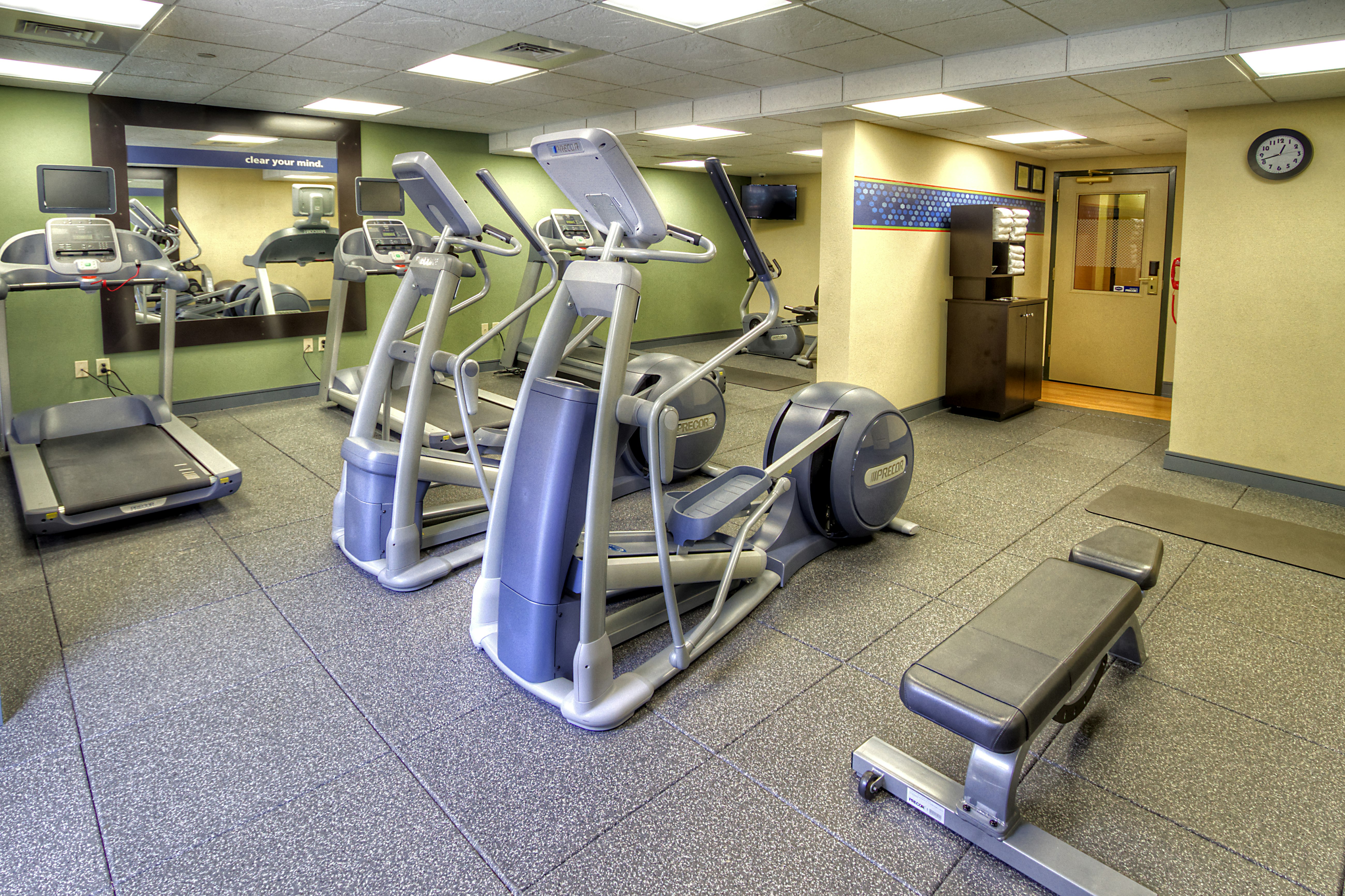 Hampton Inn Suites Asheville I 26 32/54