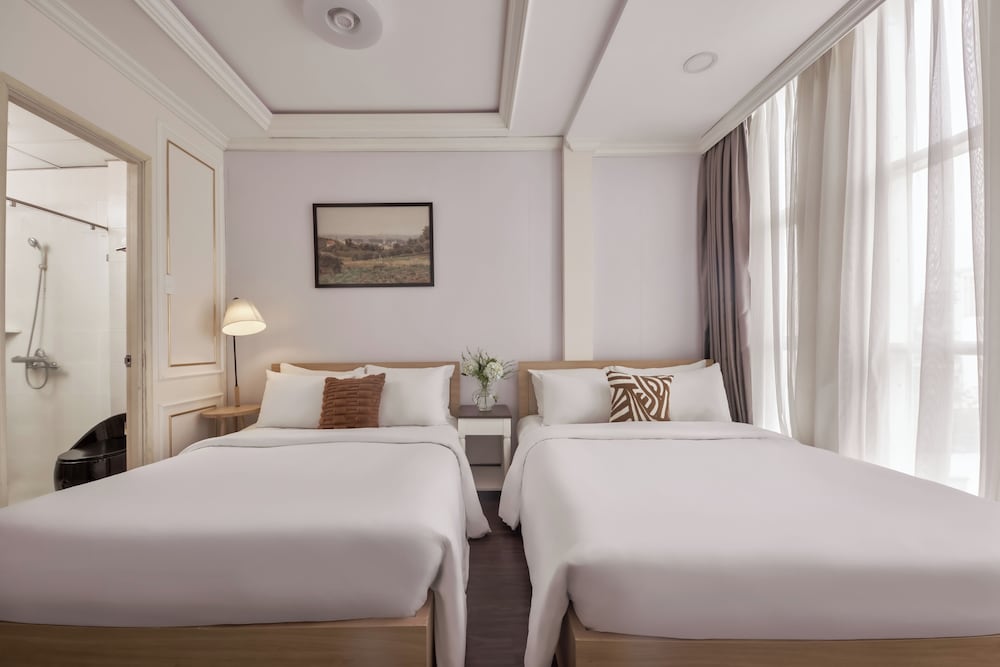 Quy Hung Hotel 10/75