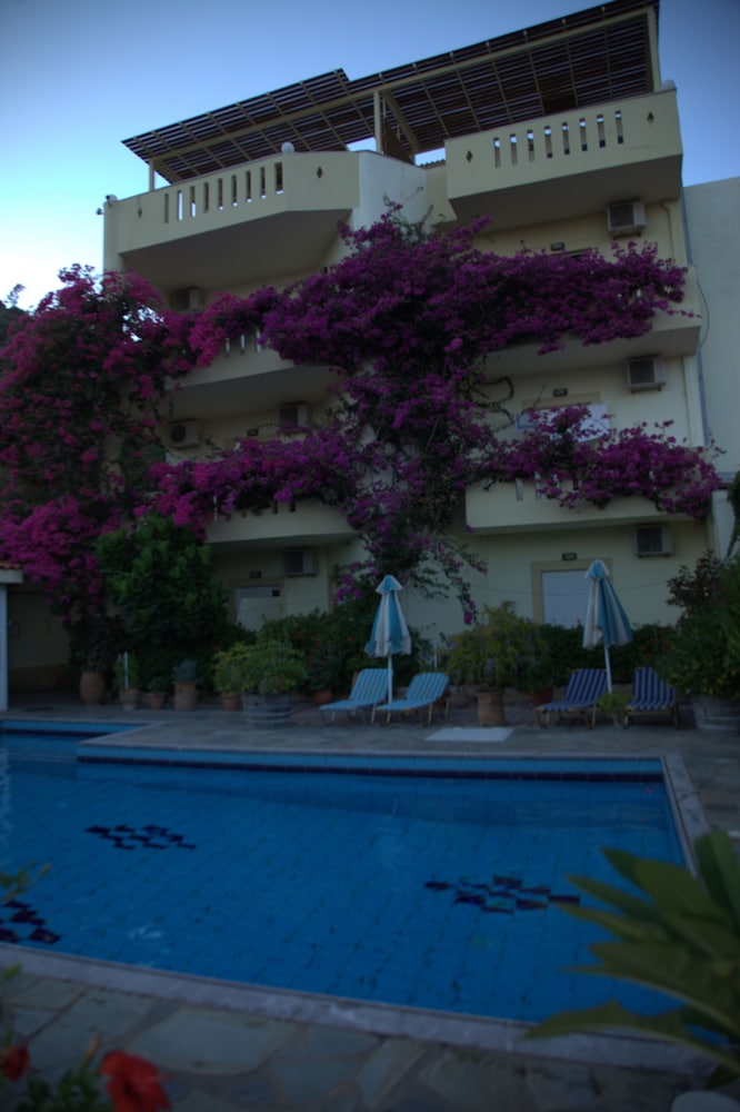 Sunrise Hotel and Apartments Rodakino in Agios Vasileios