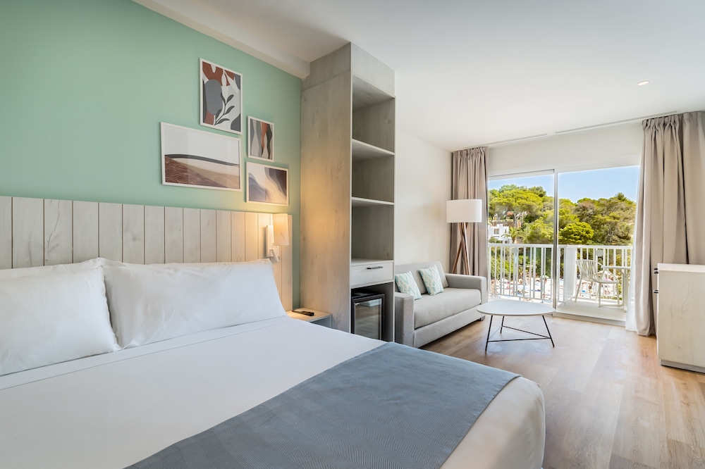 Barcelo Ponent Beach 8/50