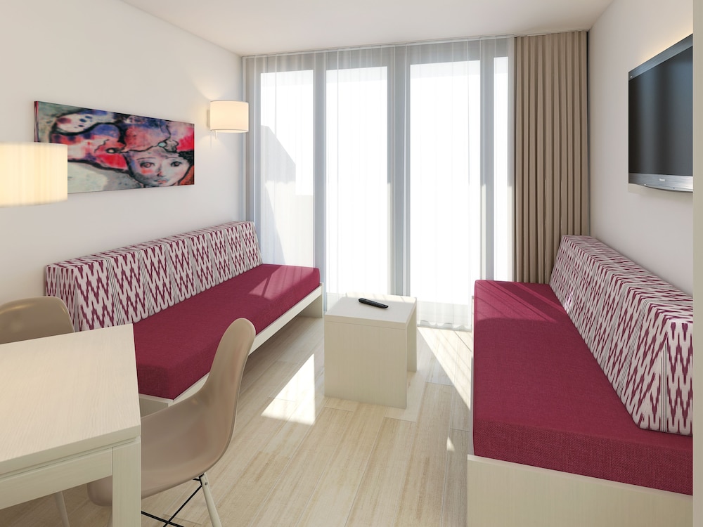1 BEDROOM, APARTMENT