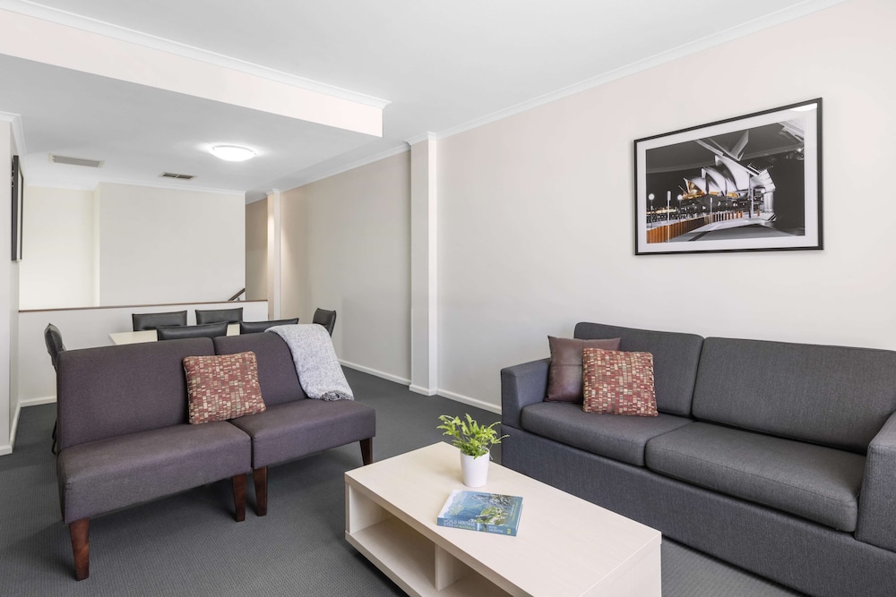 Oaks Sydney Goldsbrough Suites 45/69