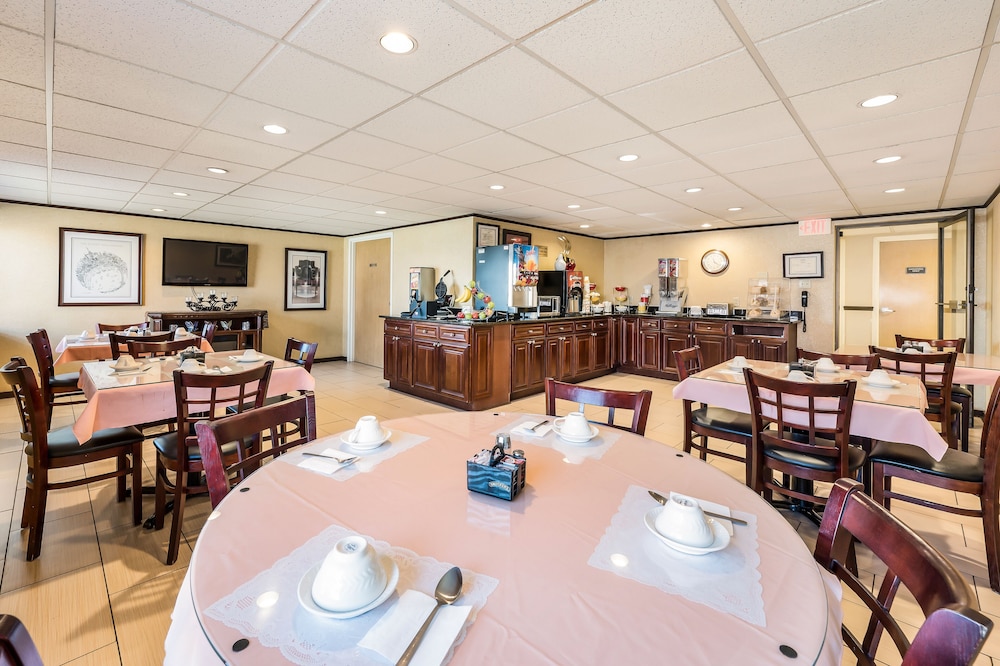 Econo Lodge Quakertown, PA 29/33
