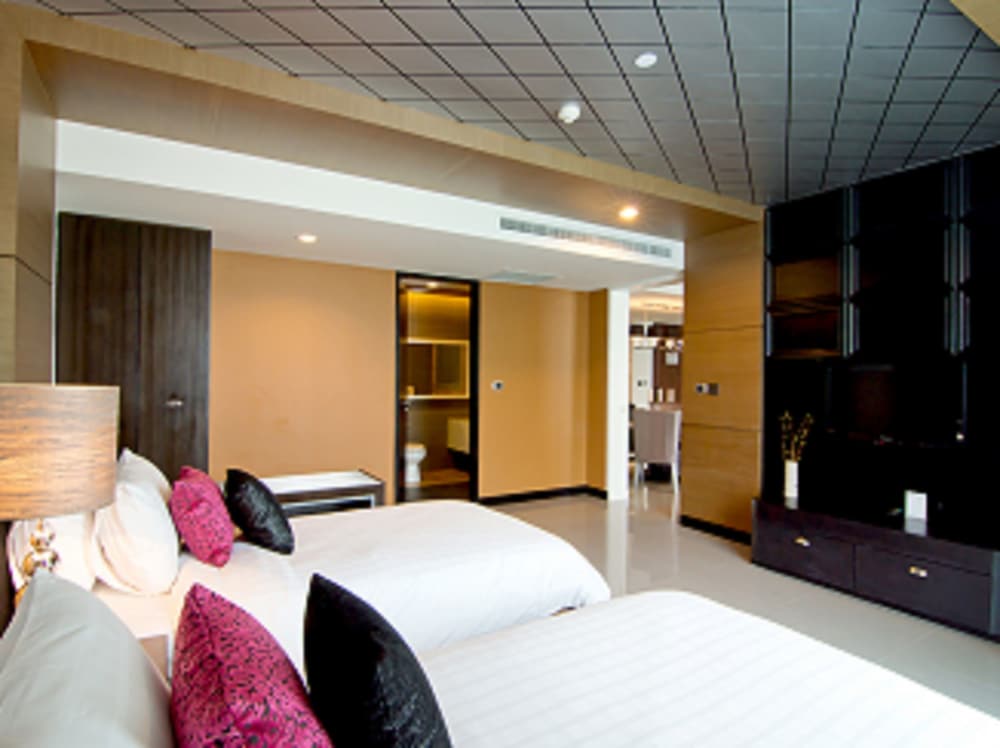 Way Hotel 39/73