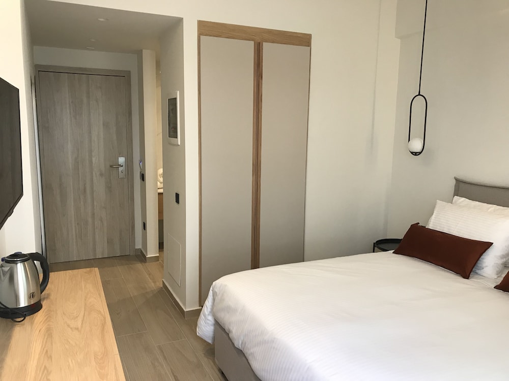 The City Hotel and Suites - Adults Only 12/61
