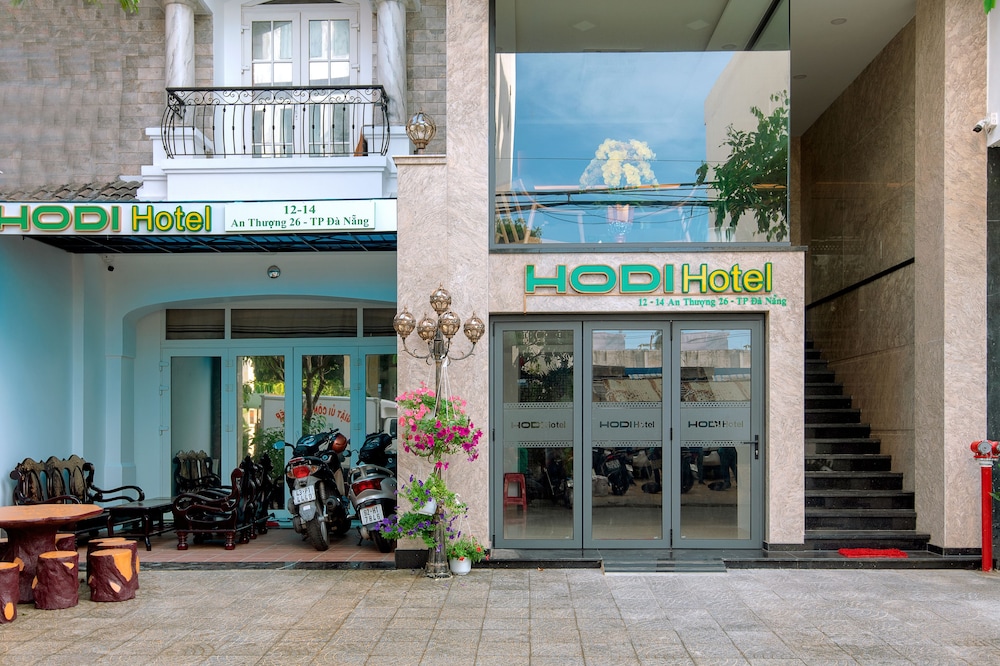 Hodi Hotel 5/28