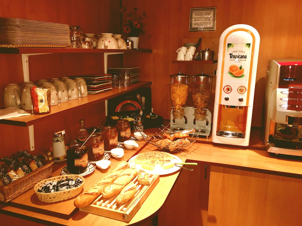 Brit Hotel Bosquet 18/27