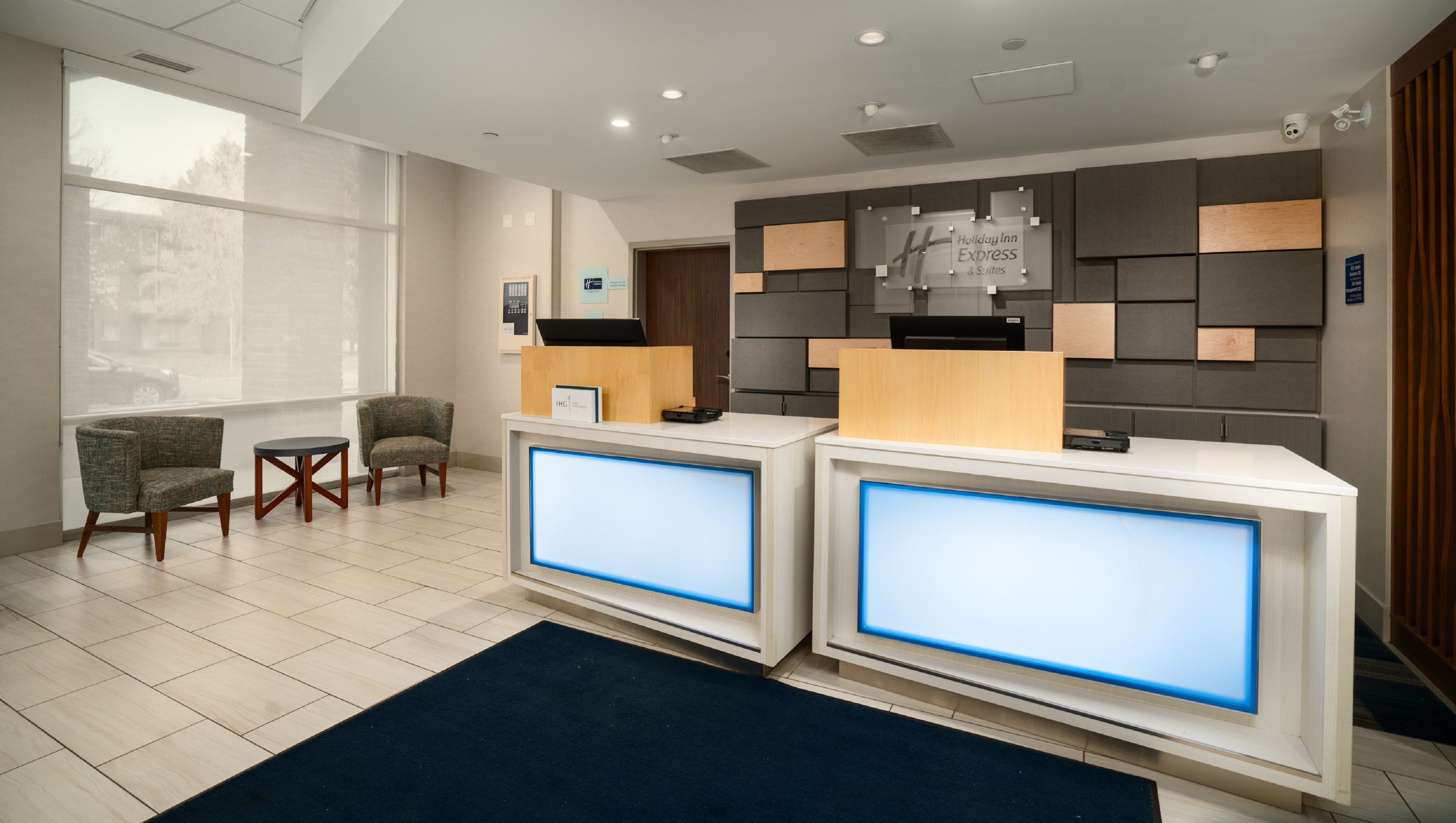 Holiday Inn Express And Suites Brandon 9/74