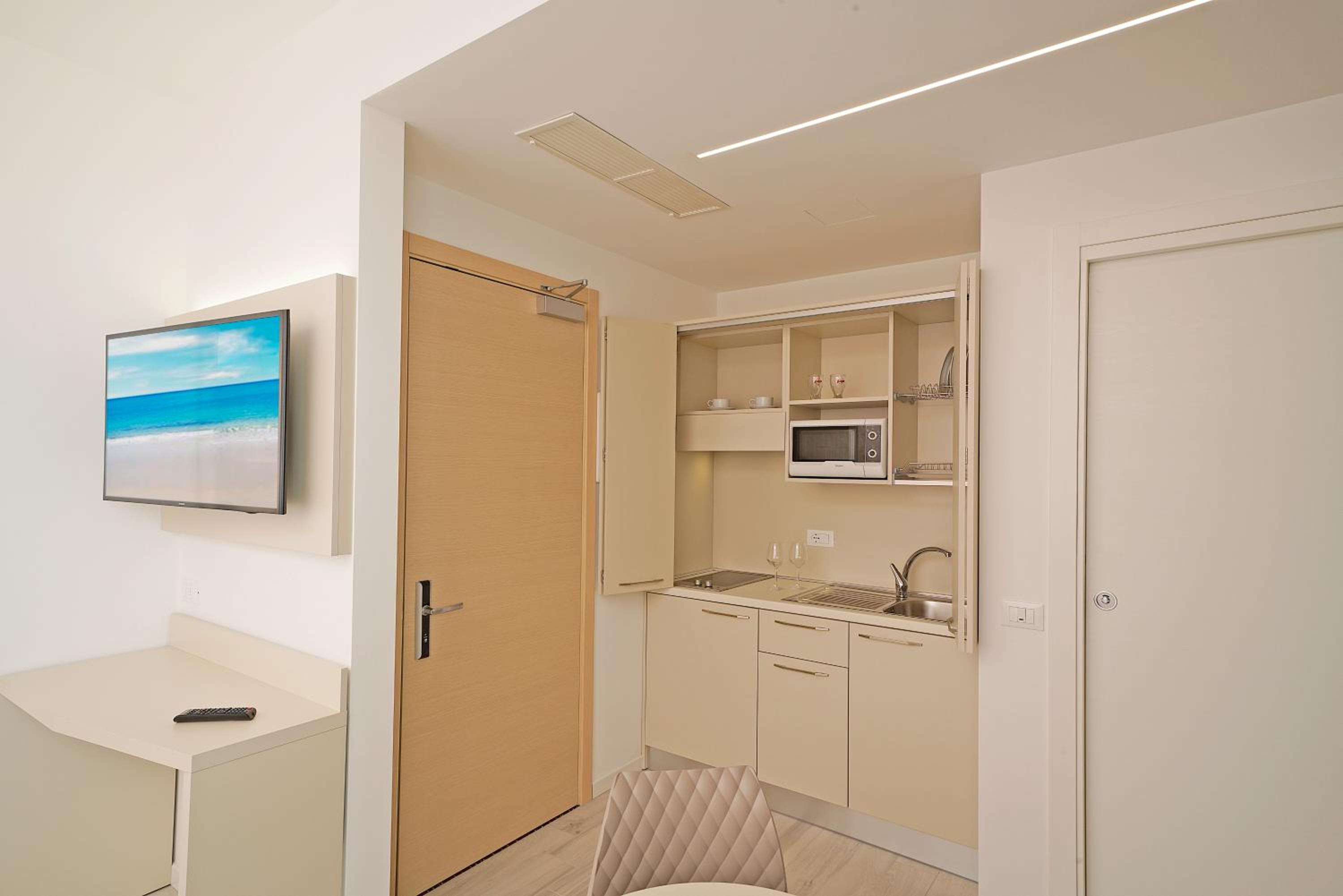 Hotel Strand 24/47