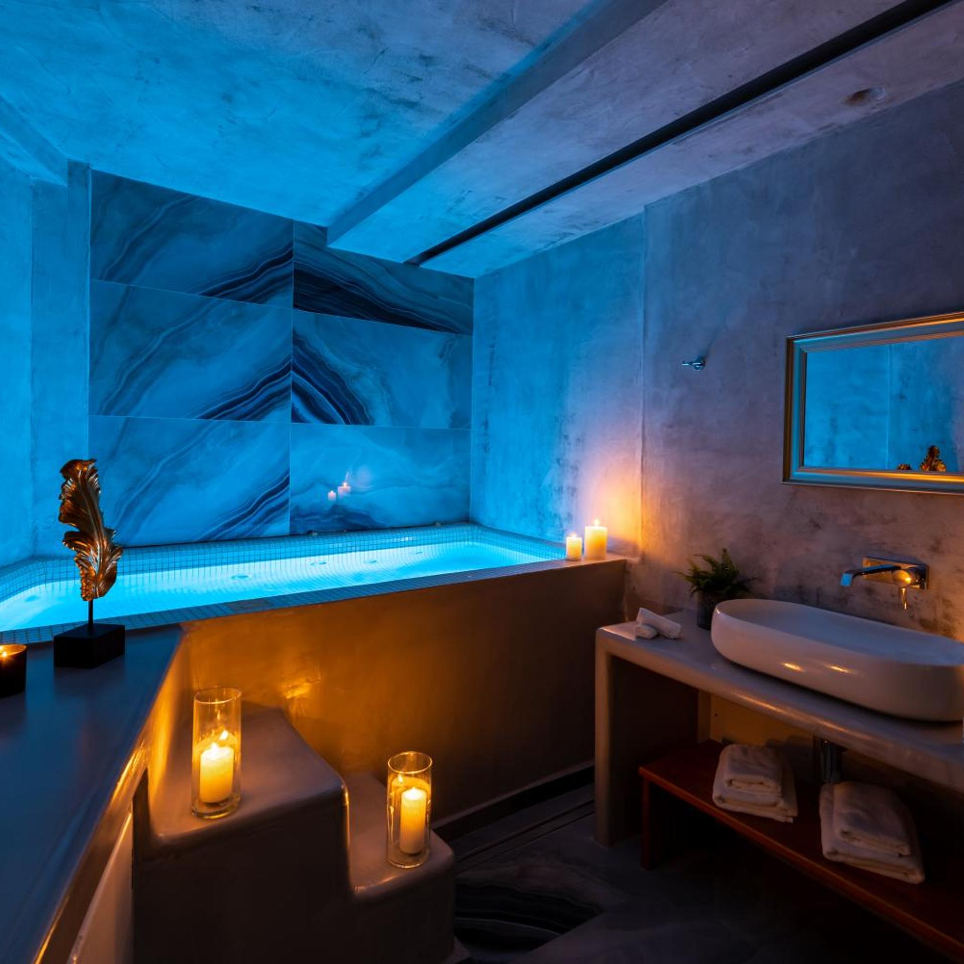 Executive, Suite, Outdoor Jetted Tub، Day Dream Luxury Suites 8/9