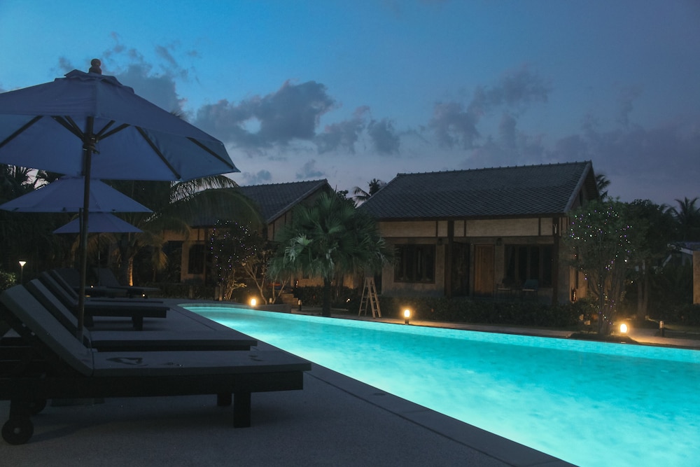 Na Vela Village 40/50