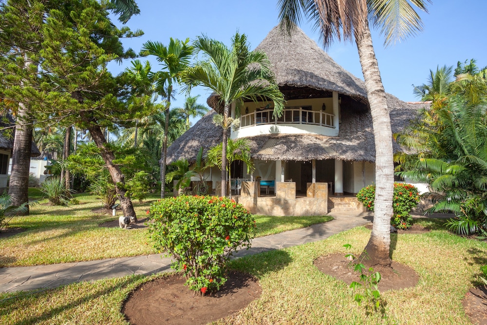 AESTUS VILLAS RESORT 1/50