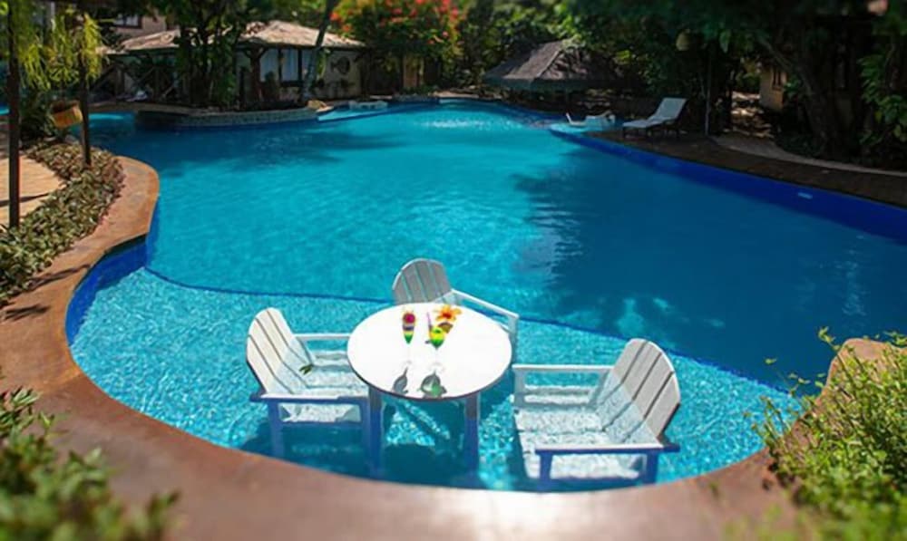 SOMBRA E AGUA FRESCA RESORT 48/49