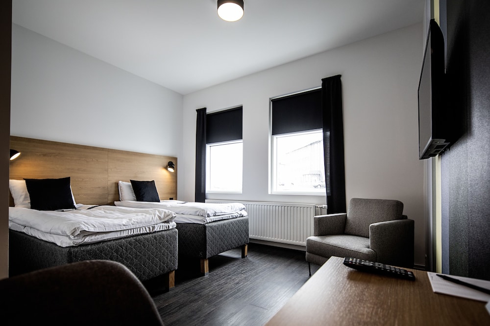 201 Hotel 6/50