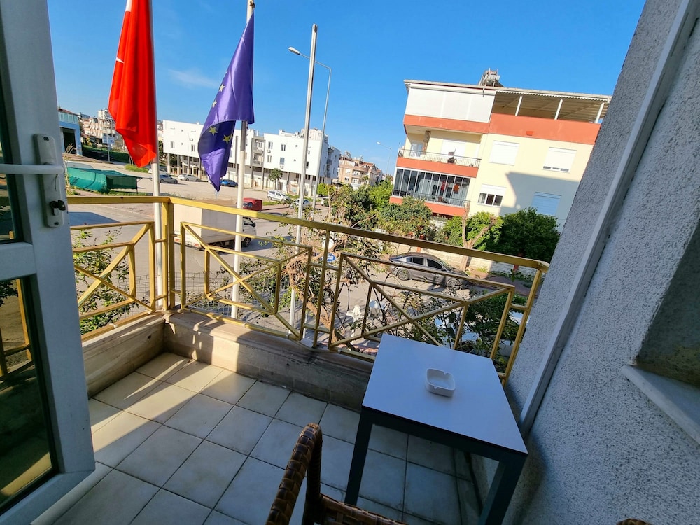 Europa Hotel 49/61