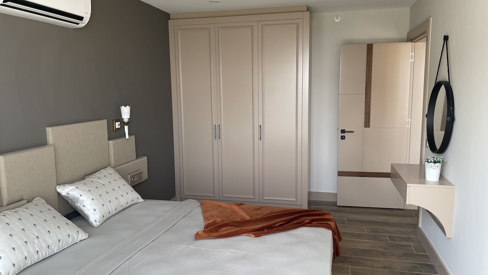 Green Garden City Luxury Apartments 10/37