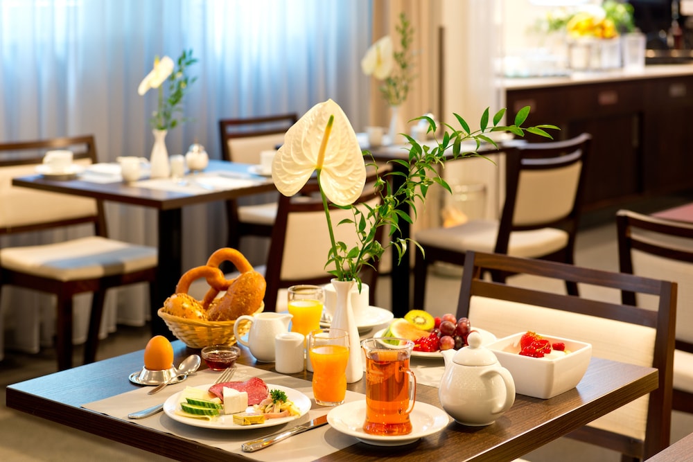 ACHAT Hotel Dresden Elbufer 47/71