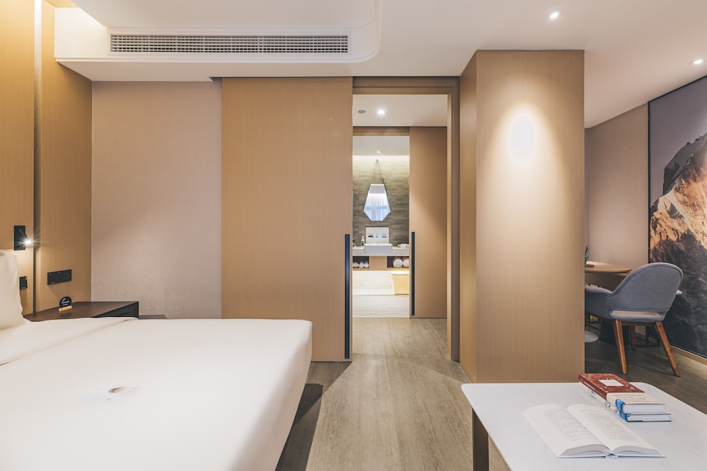Atour hotel (Huayang Metro Station Tianfu Chengdu) 10/24