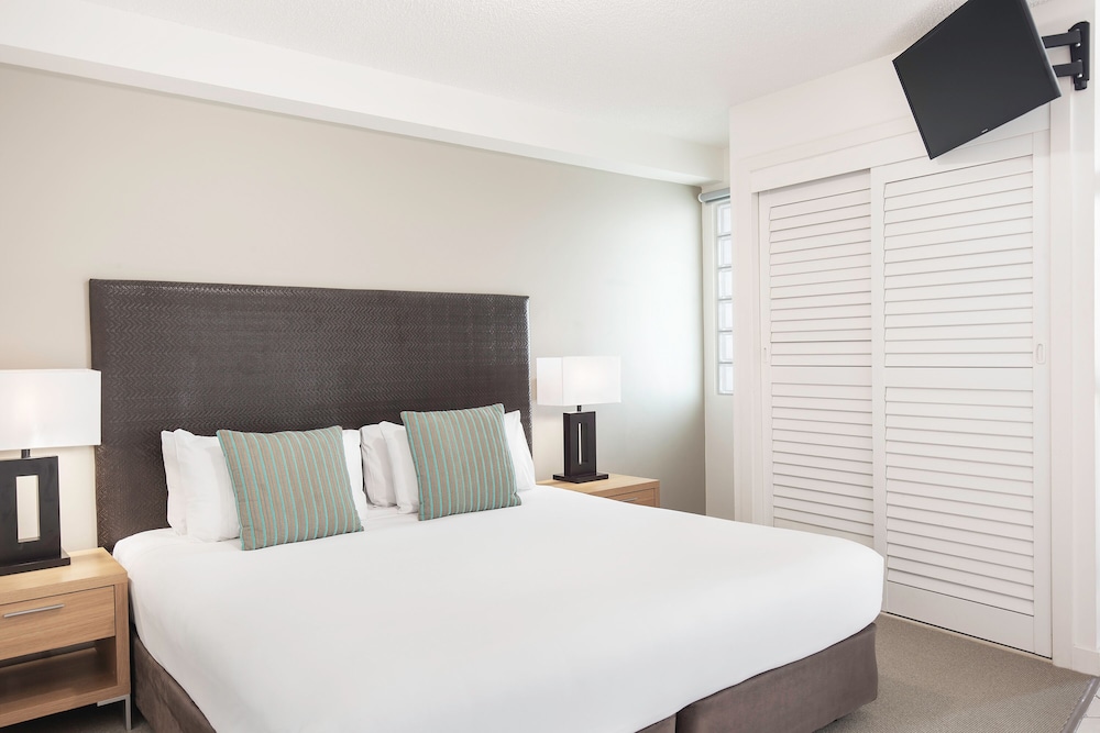 1 BEDROOM, OCEAN VIEW