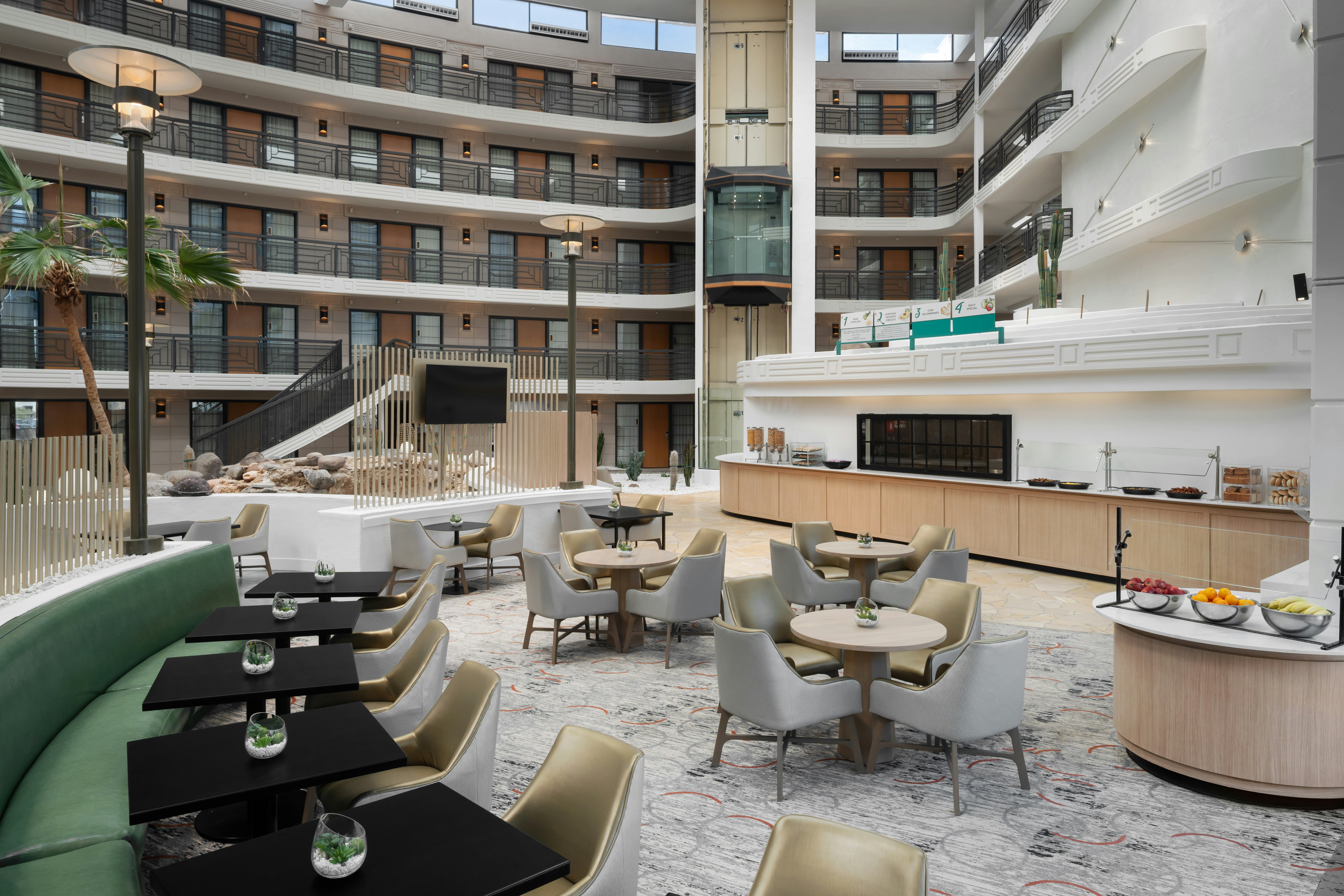 Embassy Suites by Hilton Phoenix Biltmore 19/45