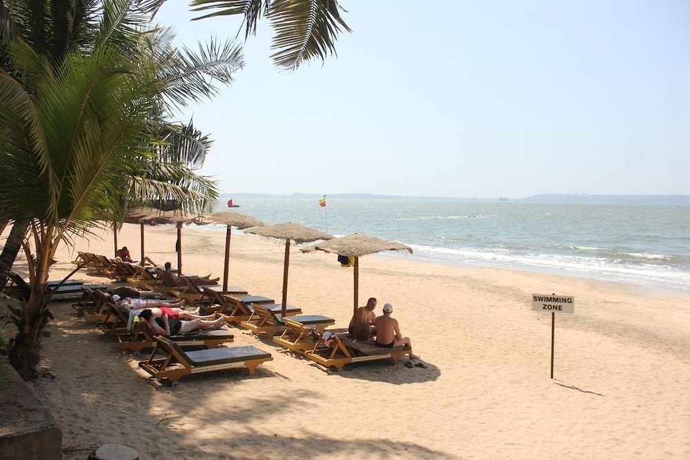 Sandalwood Hotel And Retreat 16/32