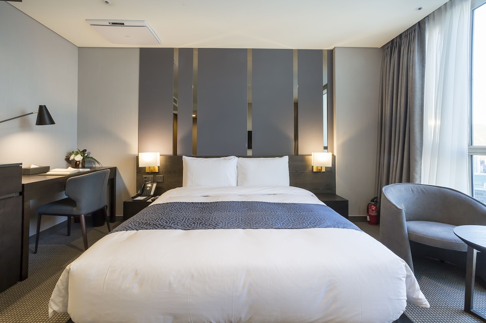 Centum Primus Hotel 31/50