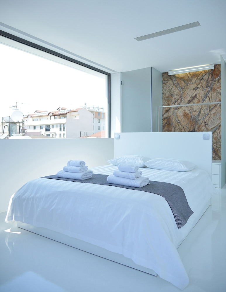 SUPERIOR, DOUBLE BED