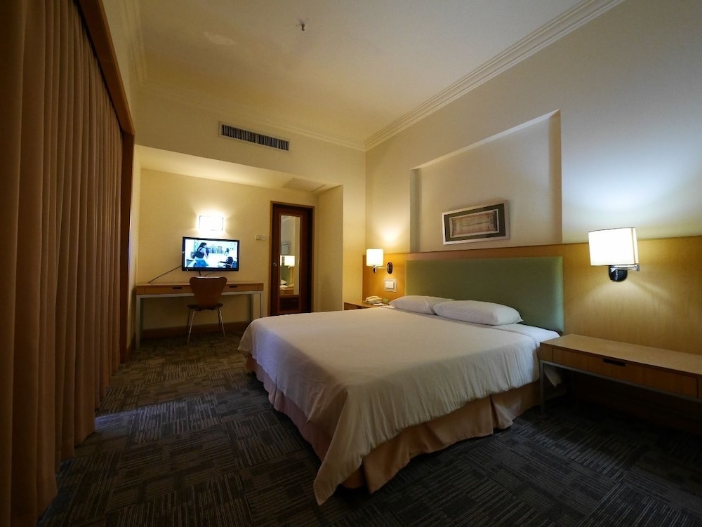 Premier Hotel 10/28